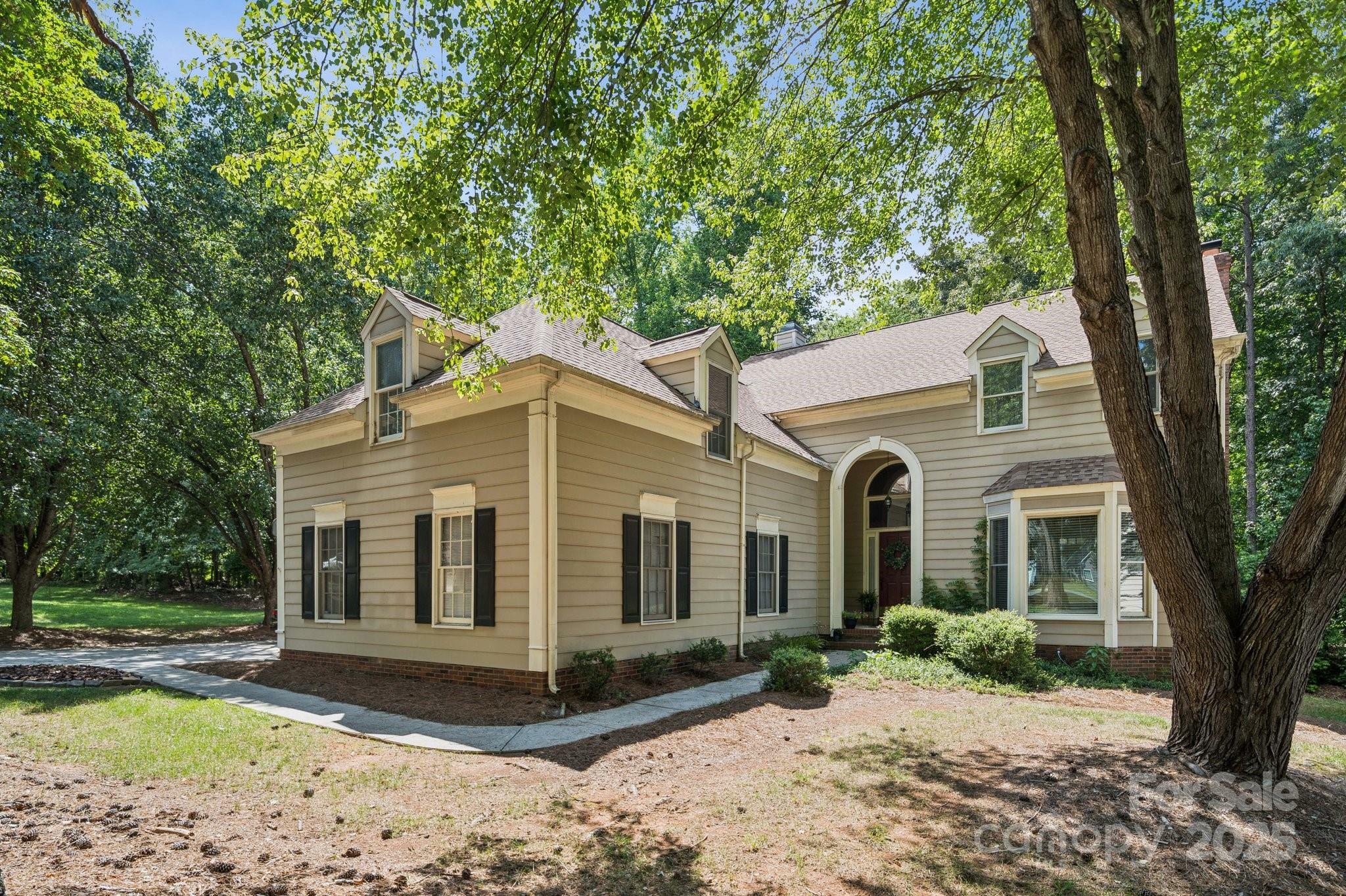 Property Photo: 4716 Heatherton Place NC 28270