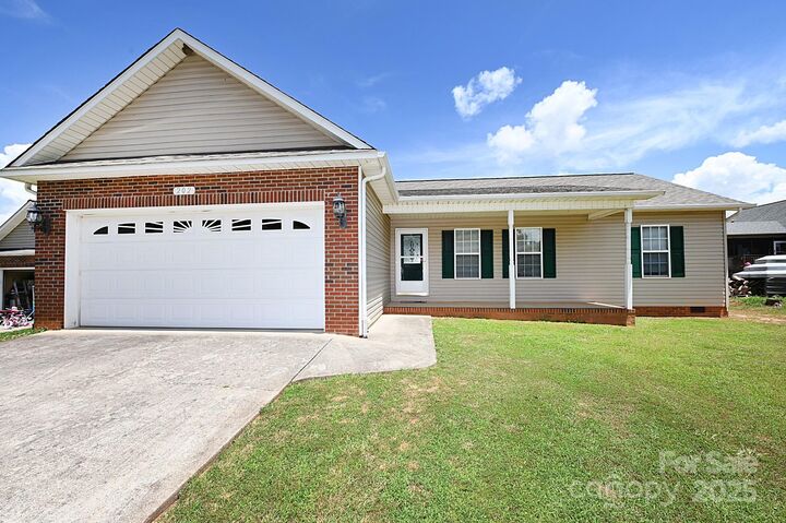 202 Pine Meadows Street  Hickory NC 28601 photo