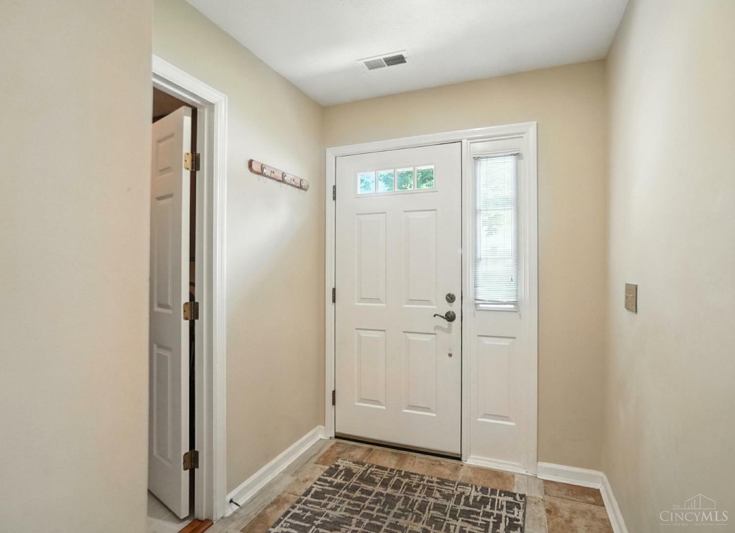 Property Photo: 1101 Shakertown Court OH 45242
