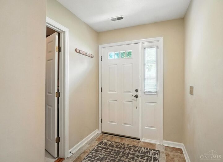 Property Photo:  1101 Shakertown Court  OH 45242 