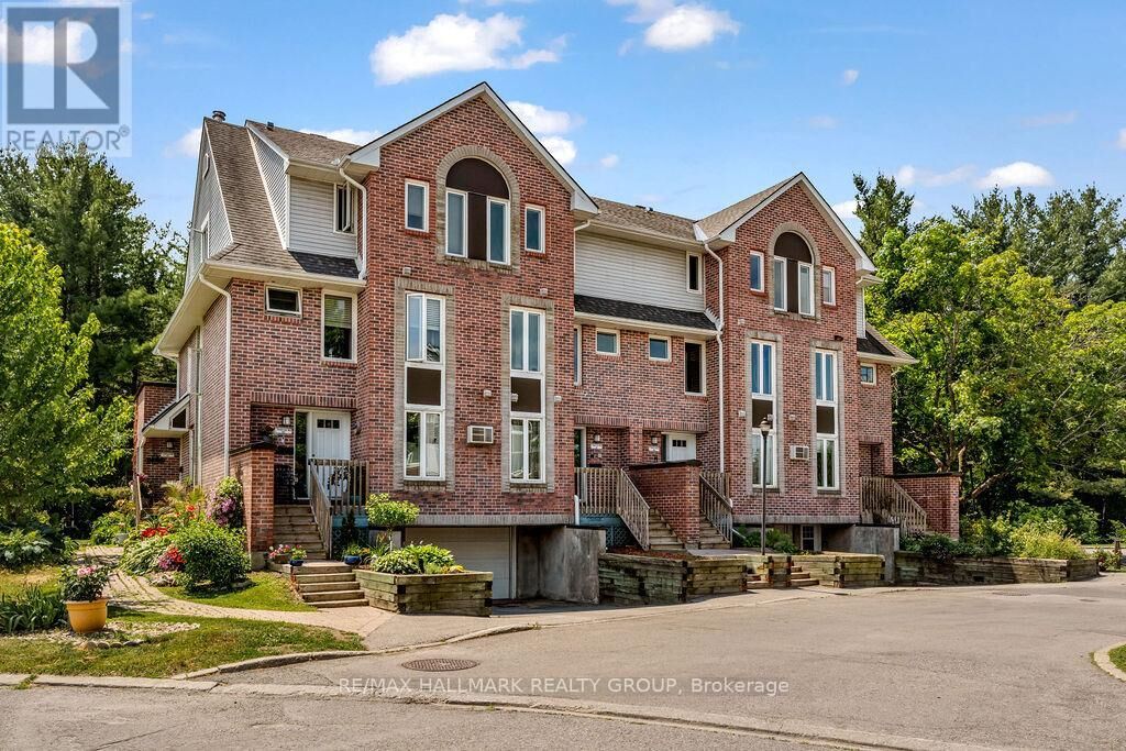 Property Photo: 1 Timberview Way 4 ON K2H 9M7