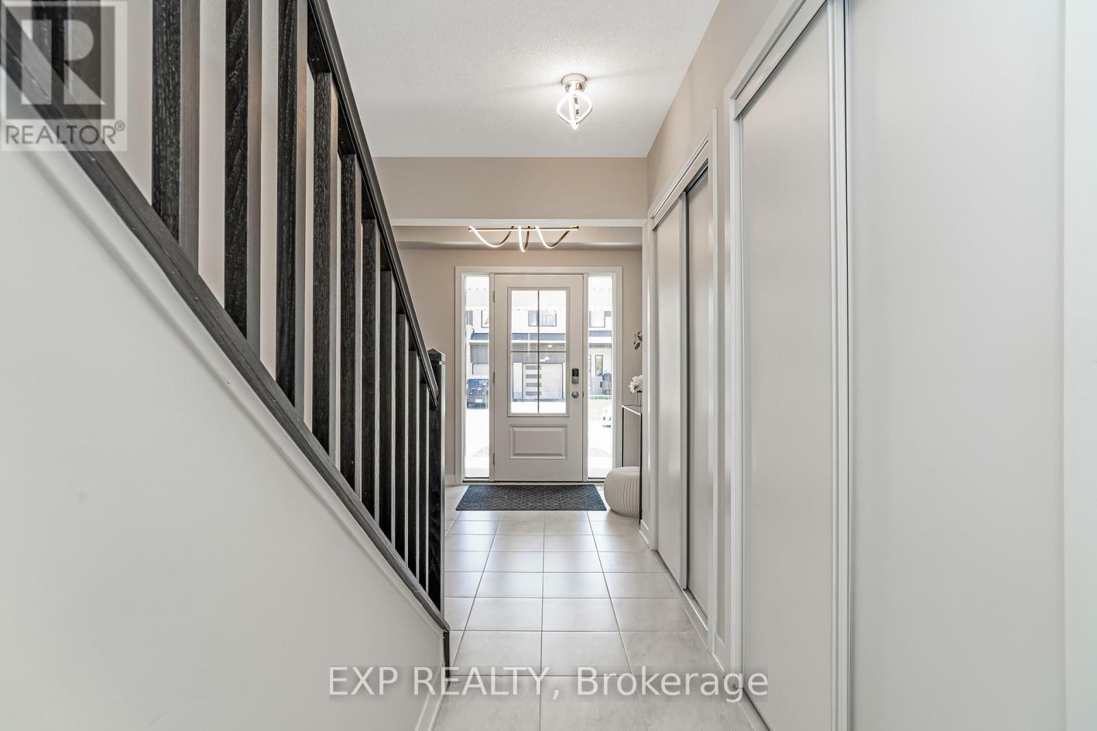 Property Photo: 689 Quilter Row ON K0A 2Z0