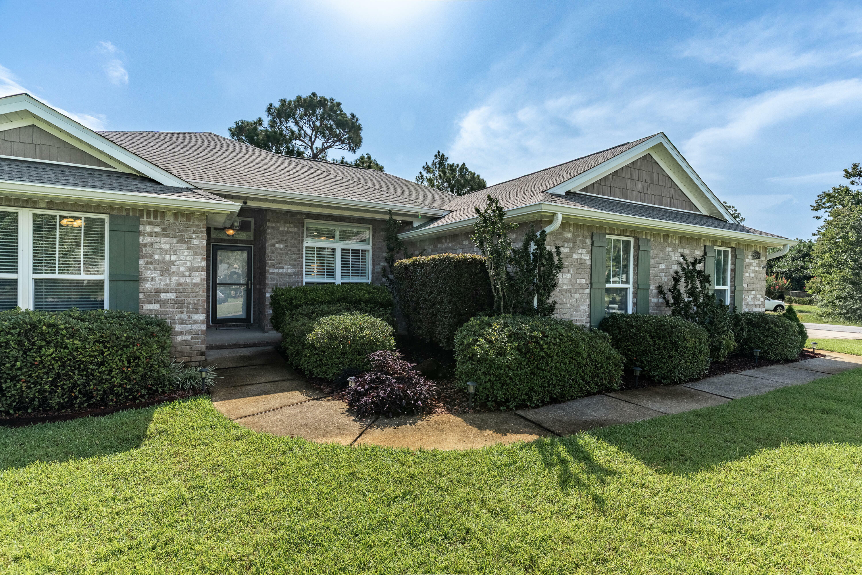 Property Photo: 2300 Valley Place FL 32566