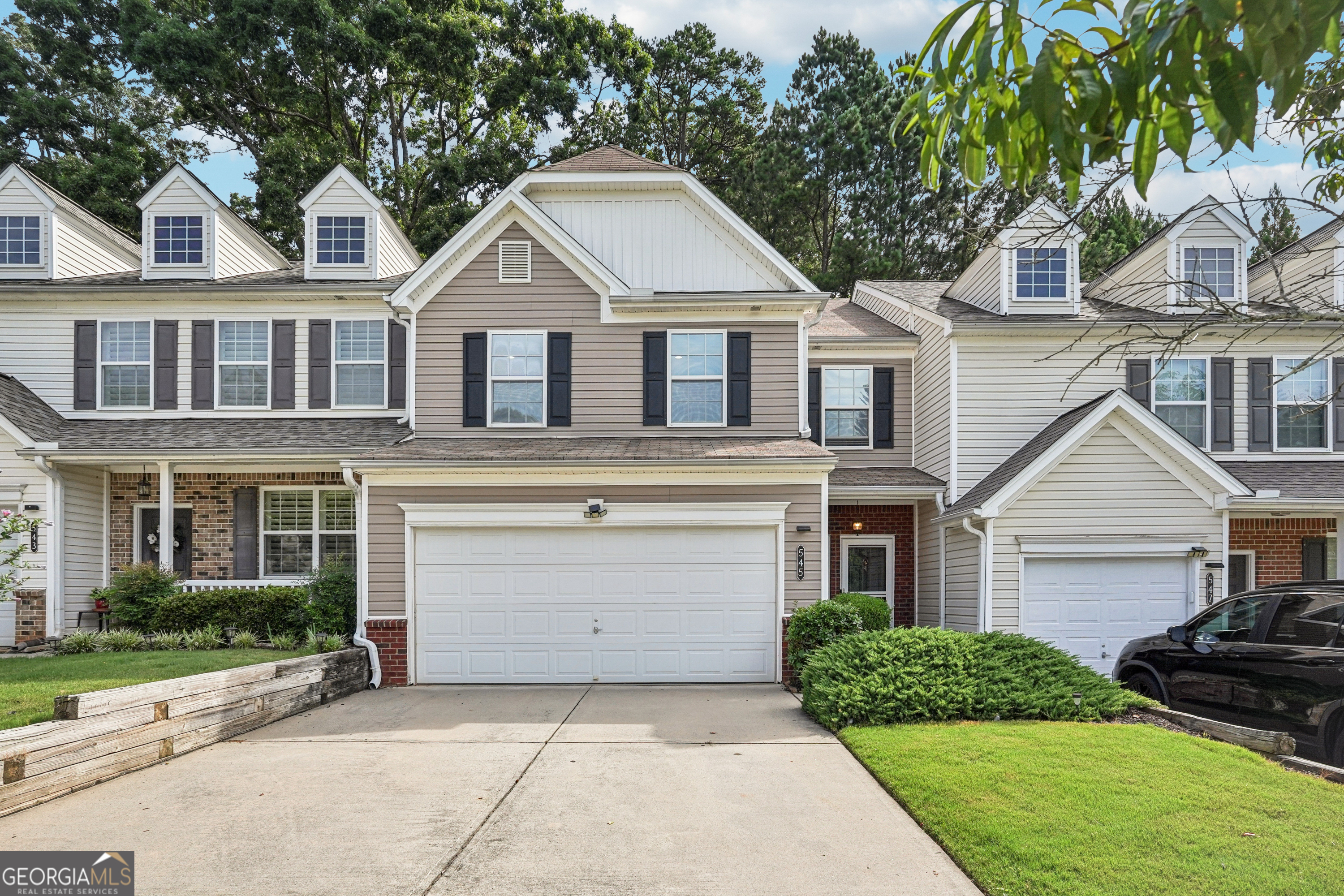 Property Photo: 545 Windstone Trail GA 30004