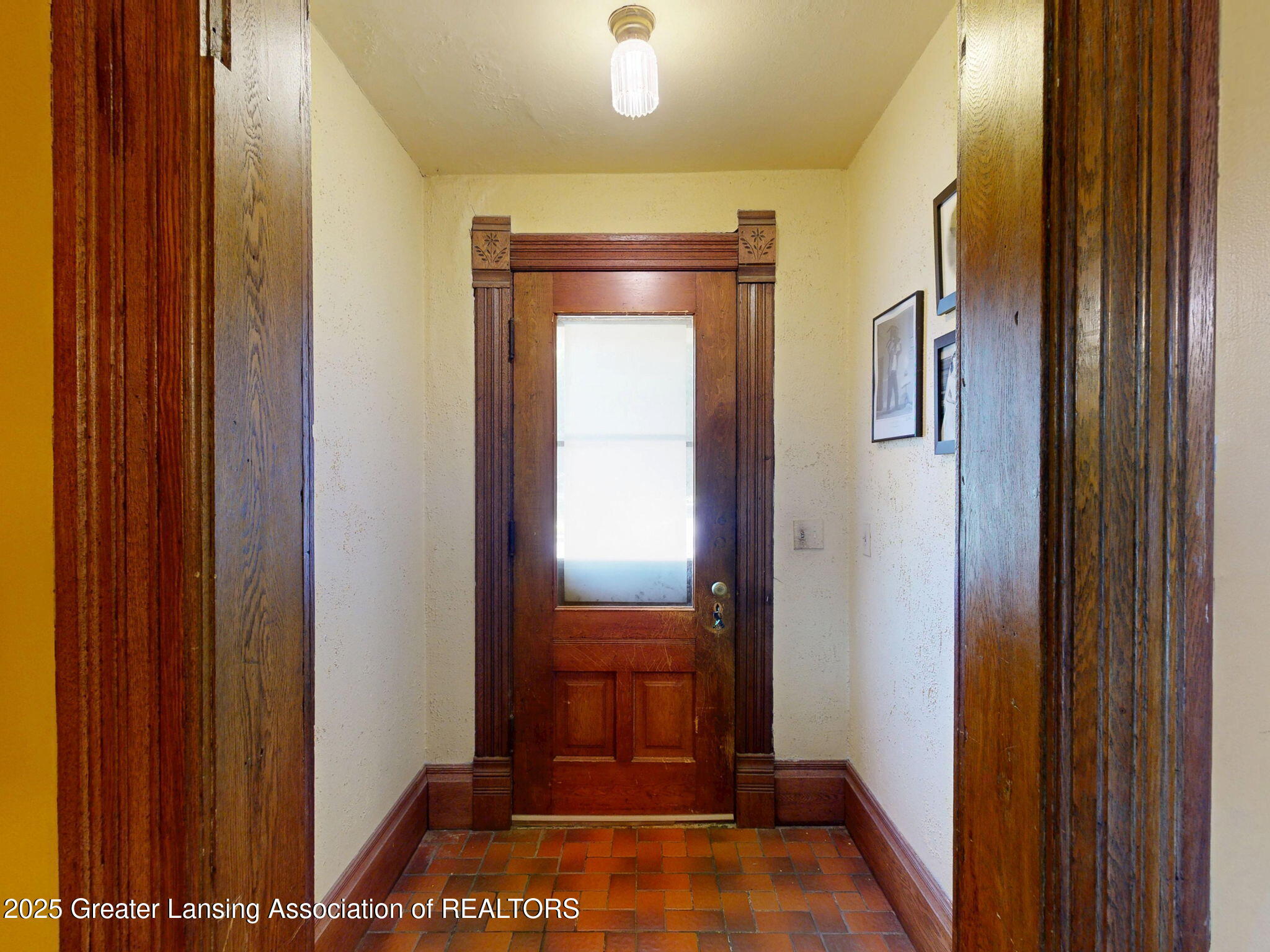 Property Photo:  325 N Sycamore Street  MI 48933 