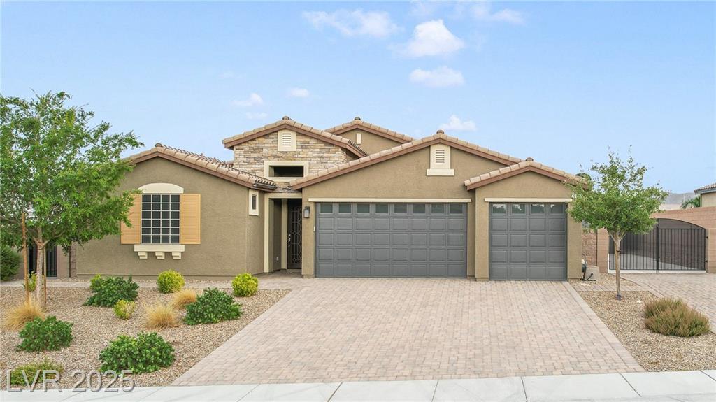 Property Photo: 10415 Irish Cliffs Court NV 89149