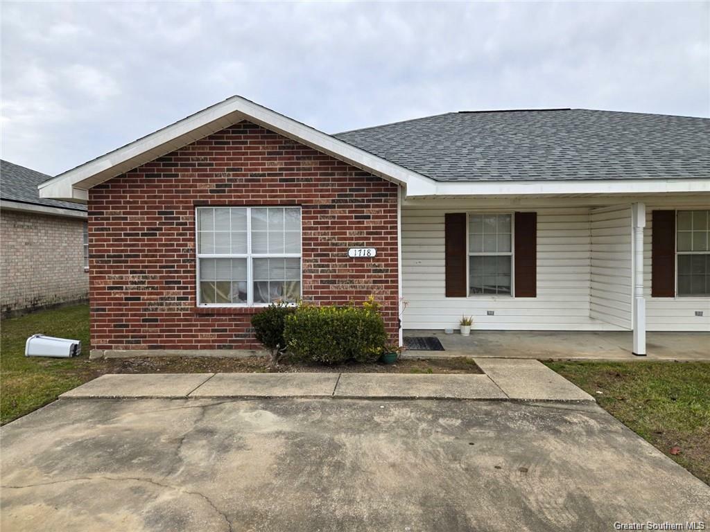 Property Photo: 1716 -1718 N Tallowood Drive LA 70605