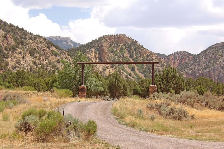 269 S 100 E  Kanarraville UT 84742 photo