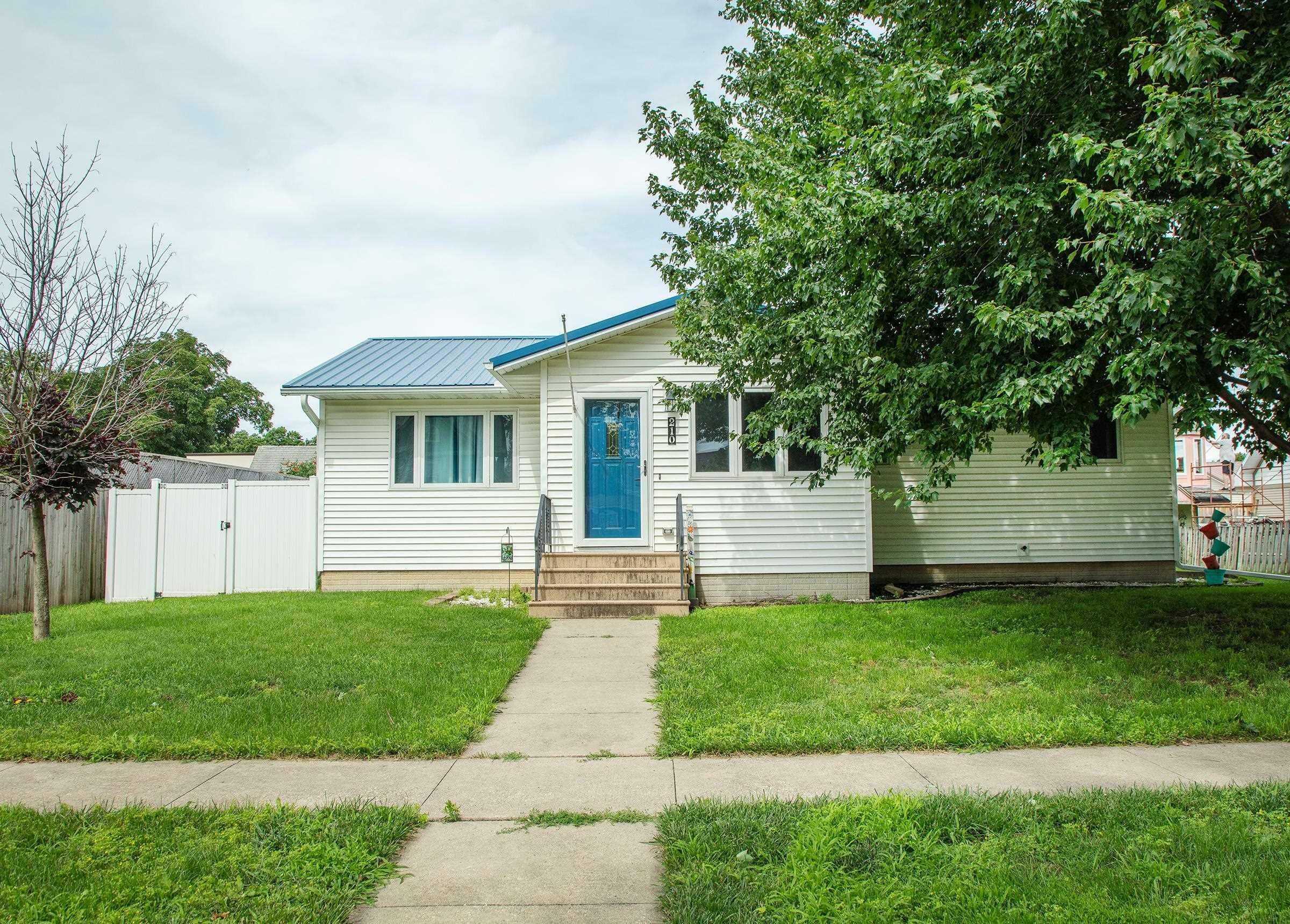 Property Photo: 210 S Mather Street IA 50619