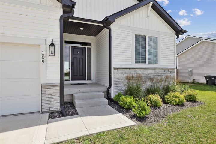 Property Photo: 109 Creekside Drive SW IA 50035