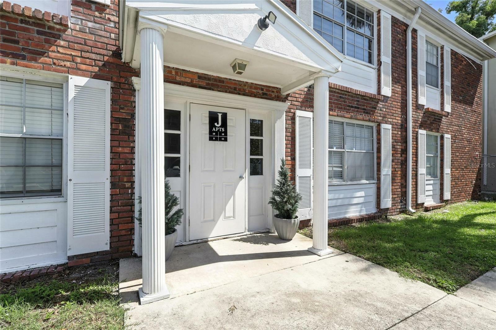 Property Photo: 4507 9th Street W J11 FL 34207