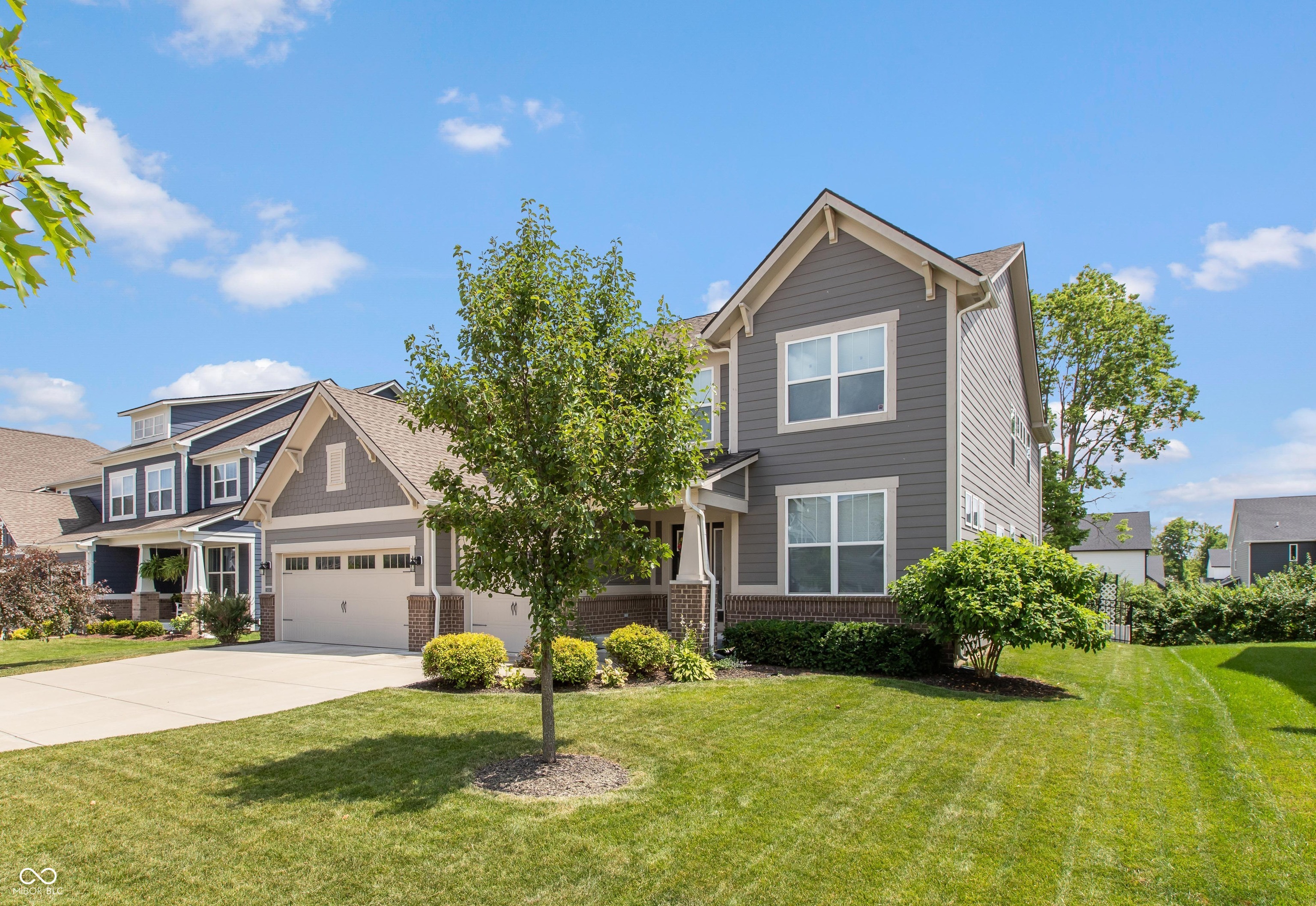 Property Photo: 5450 Forest Glen Drive IN 46112