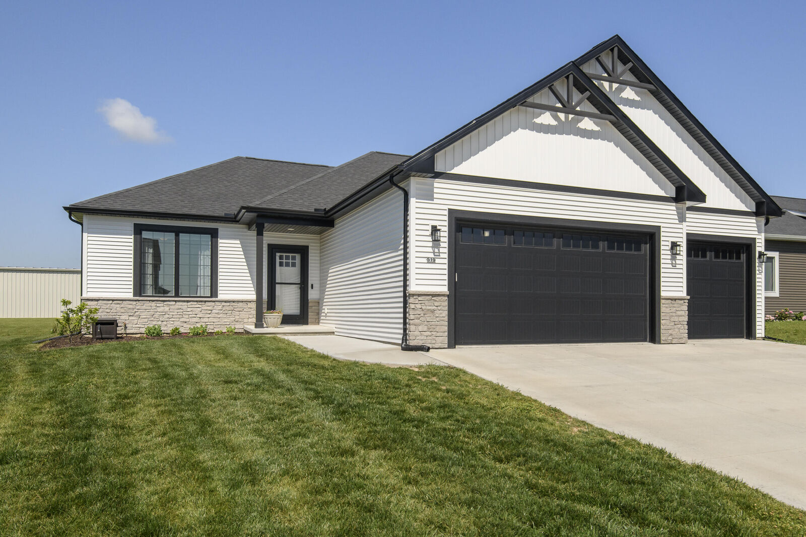 Property Photo: 519 Allison Way WI 53010