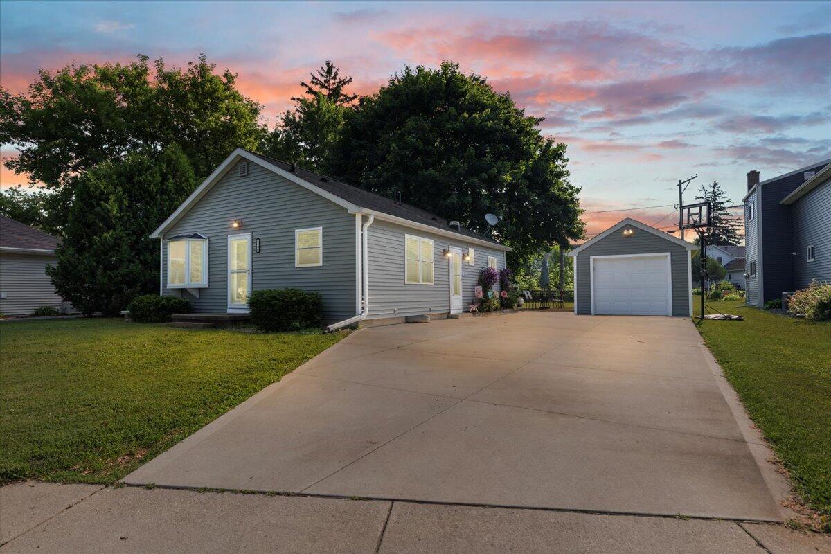 1126 Roseland Dr  Kewaskum WI 53040 photo