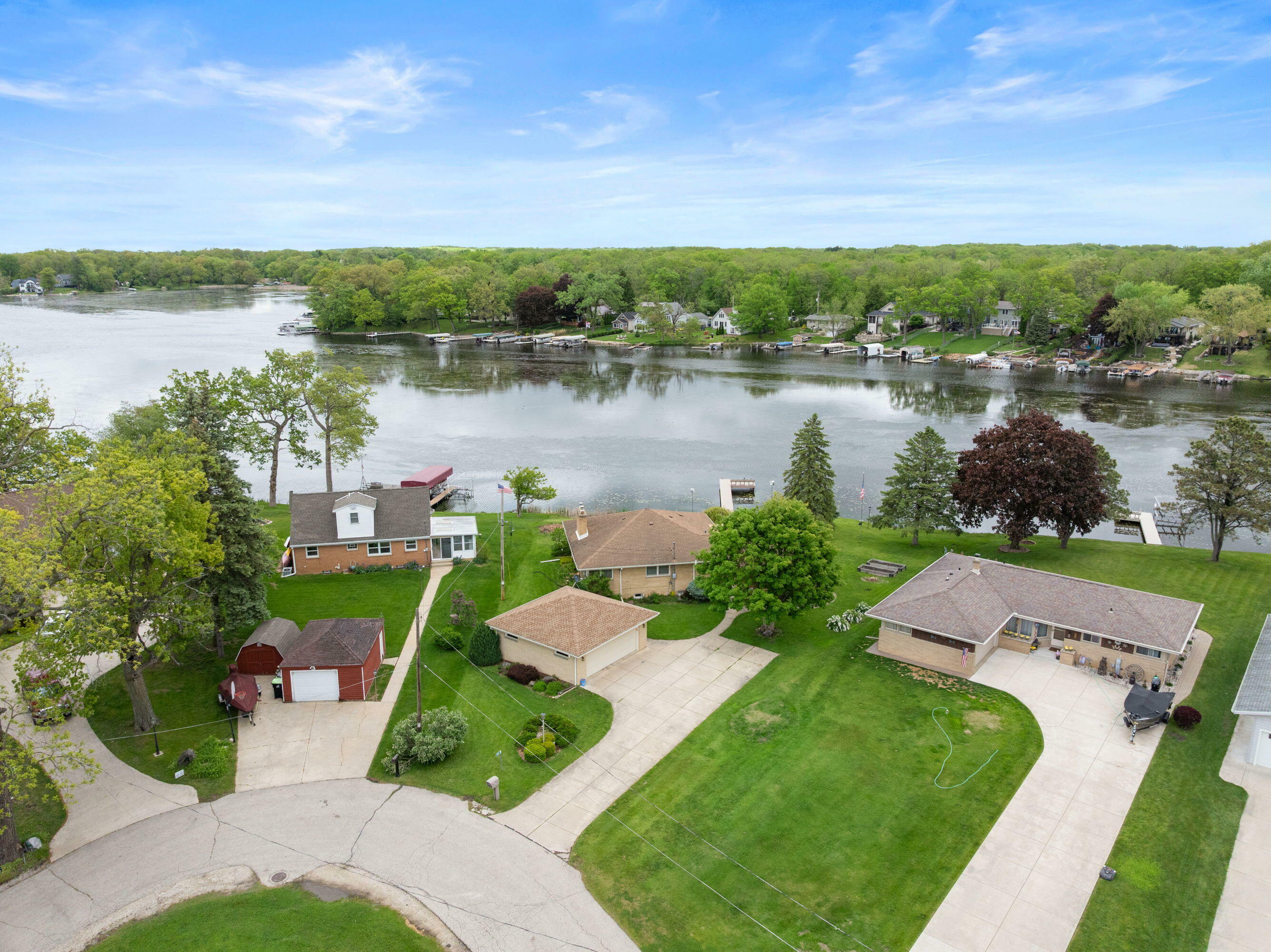 Property Photo:  5743 Island View Ct  WI 53185 