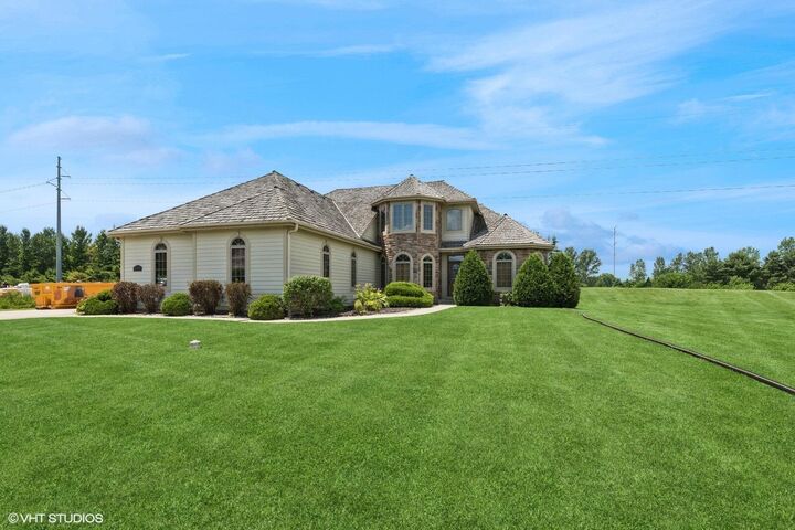 Property Photo: 3626 Haymeadow Rd WI 53126