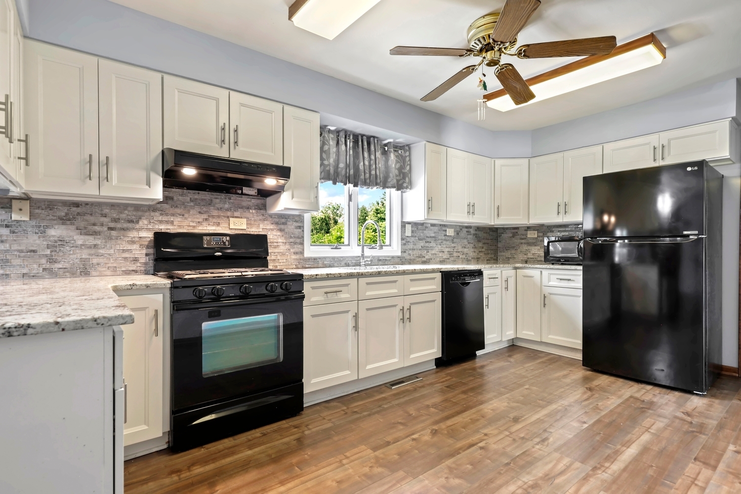 Property Photo: 17257 W Rich Court IL 60421