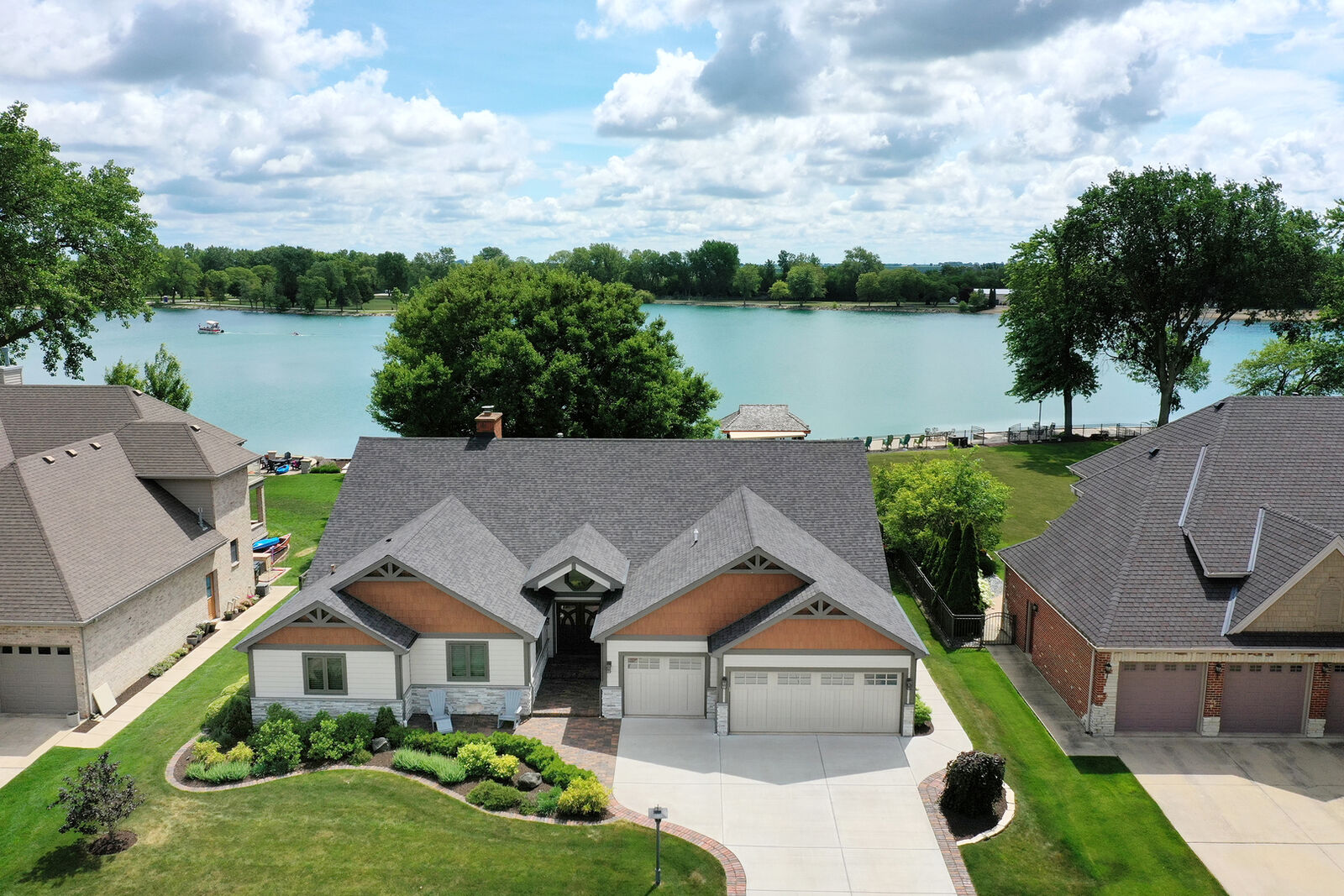 Property Photo: 998 N Westshore Boulevard IL 60950