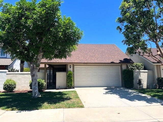 Property Photo: 1512 Victoria Way CA 92870