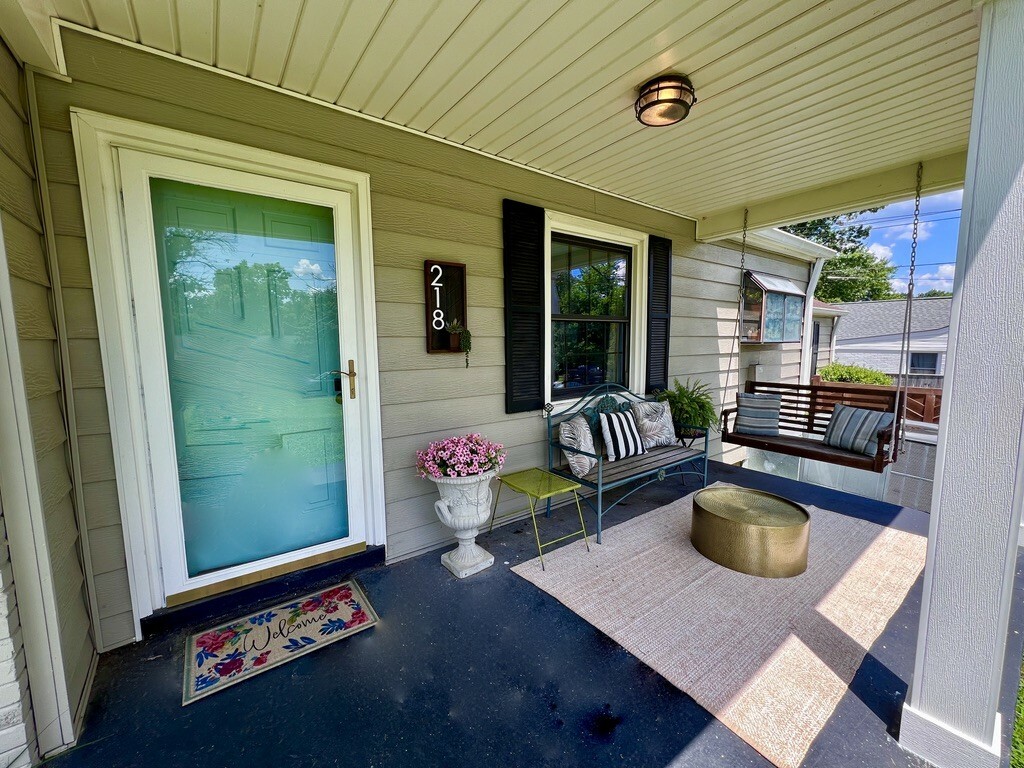 Property Photo: 218 W Marthona Rd TN 37115