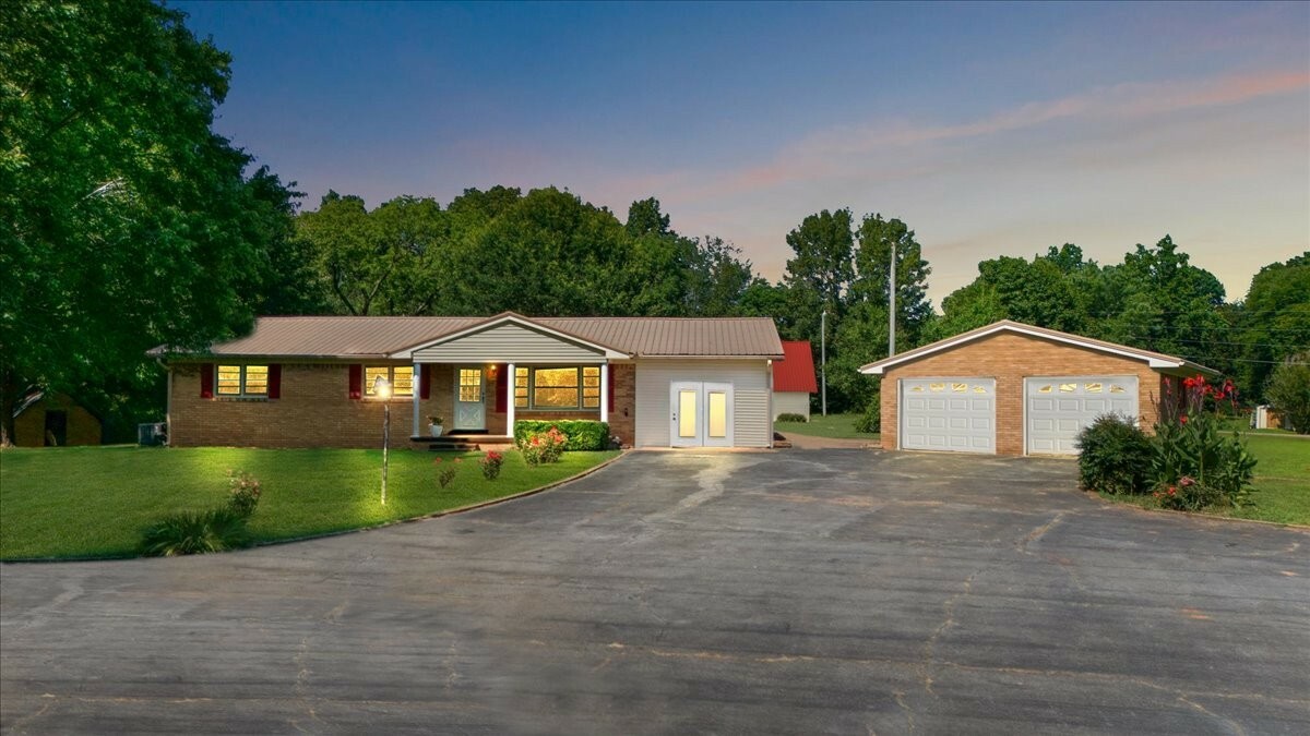 Property Photo: 318 David St TN 38464