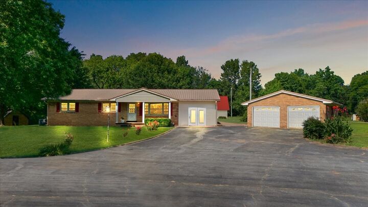 Property Photo: 318 David St TN 38464