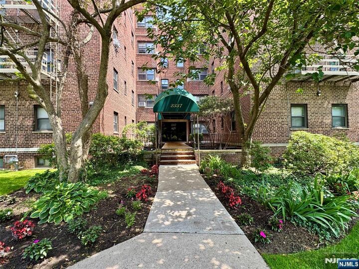 Property Photo:  2337 Hudson Terrace B10  NJ 07024 