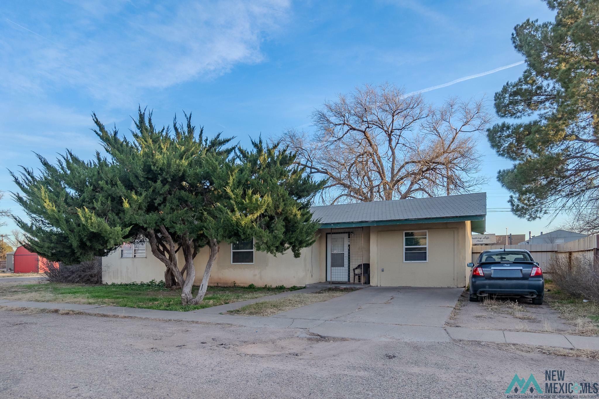 Property Photo: 601 W 17th Lane NM 88130