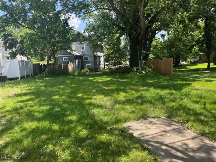 Property Photo: 600 Parkman Road OH 44485