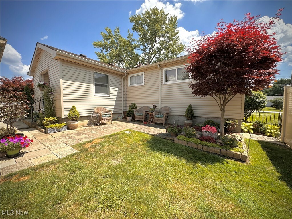 Property Photo: 1956 Country Club Avenue OH 44514