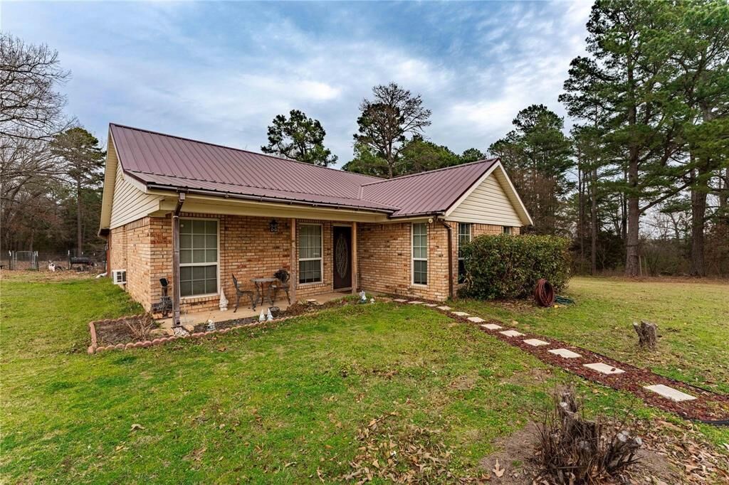 Property Photo:  162 Private Road 35976  TX 75411 