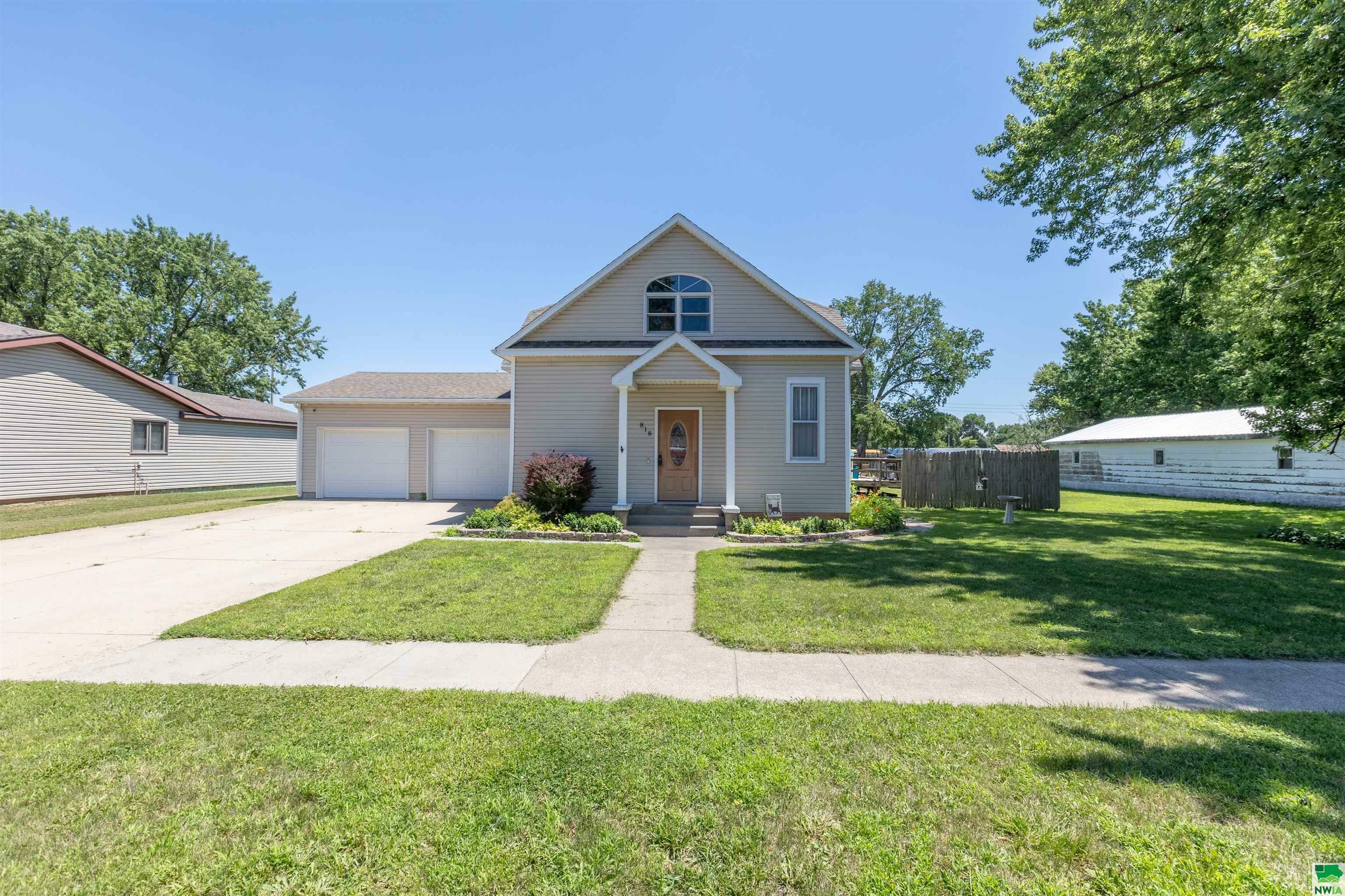 Property Photo: 818 Evans St IA 51055