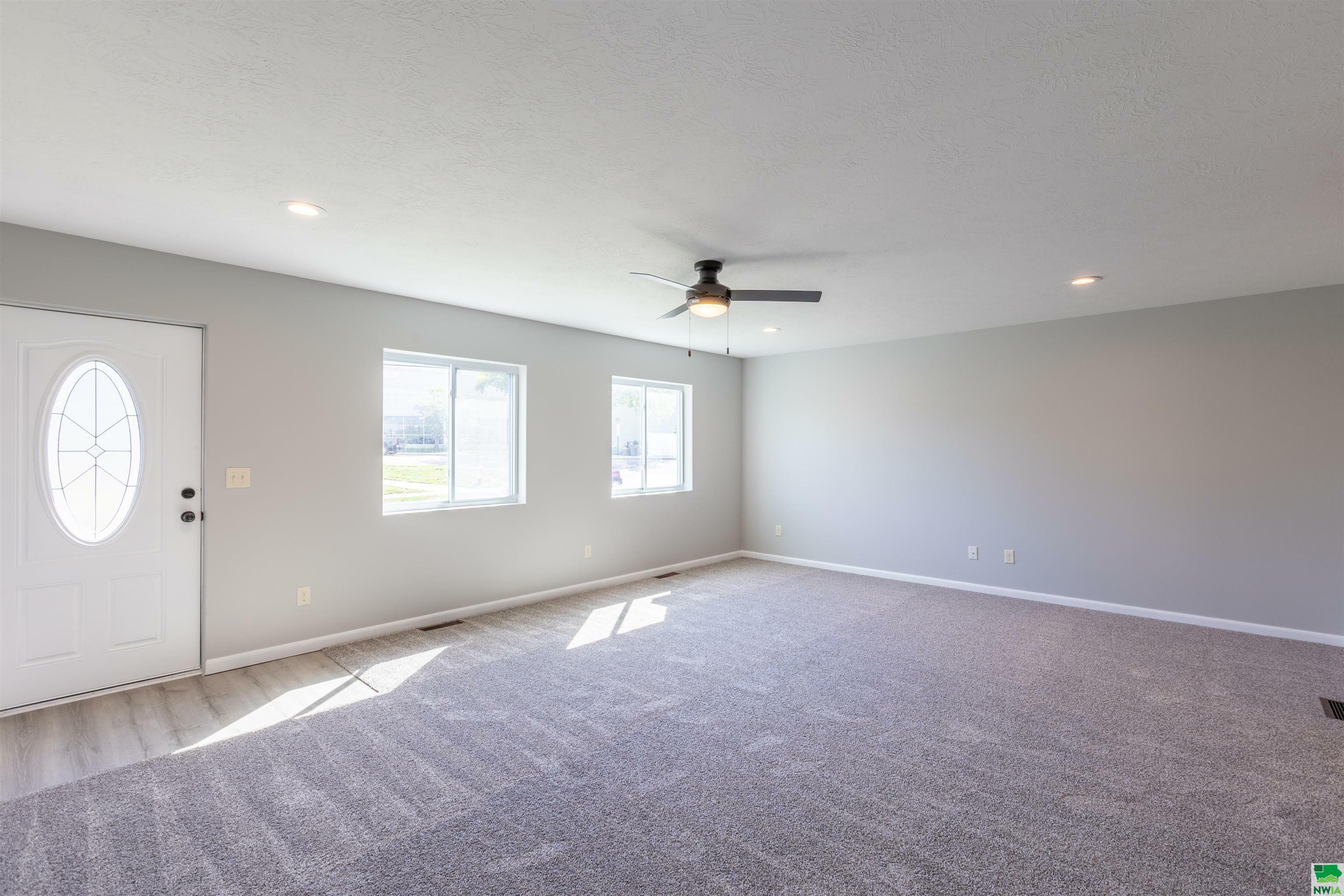 Property Photo: 2803 Stone Park Blvd. IA 51104