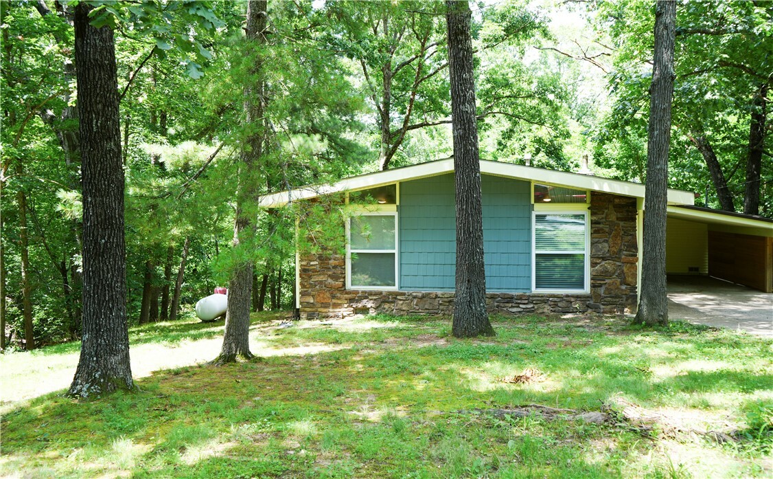 Property Photo: 1 Durweston Lane AR 72714