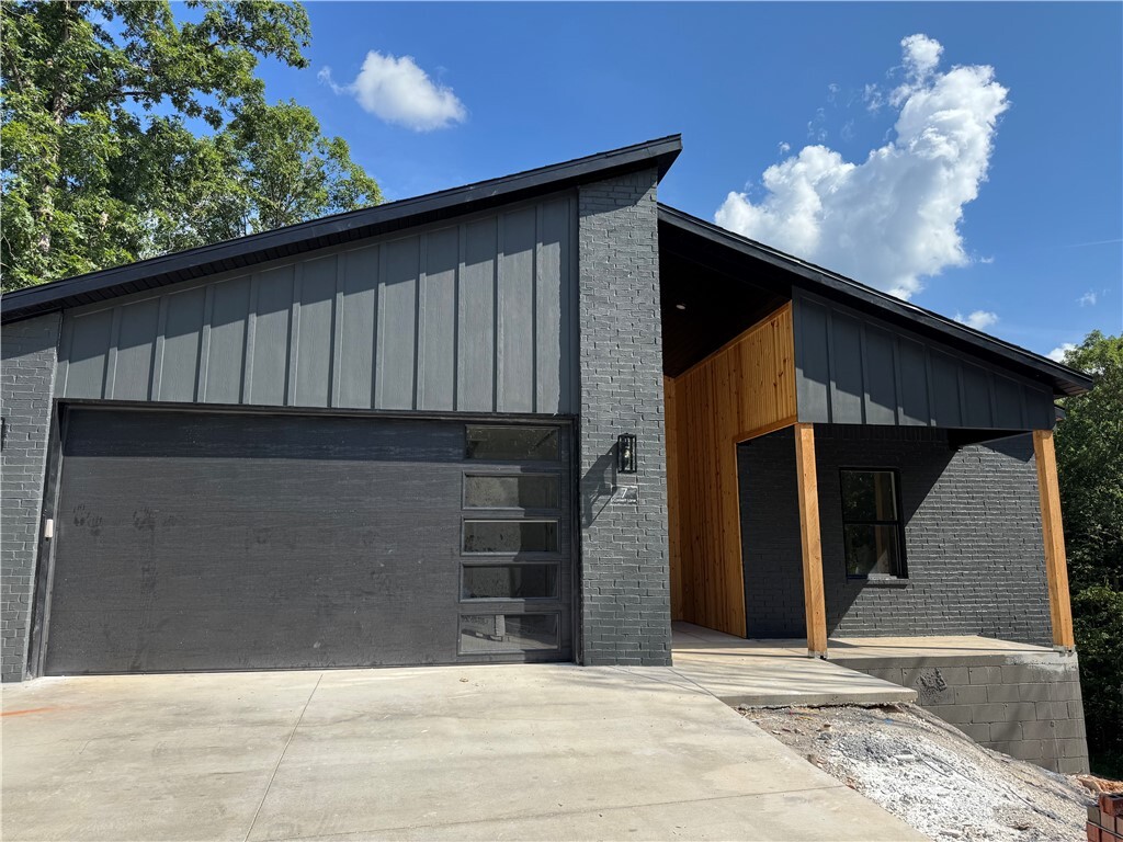 Property Photo: 7 Consett Lane AR 72714