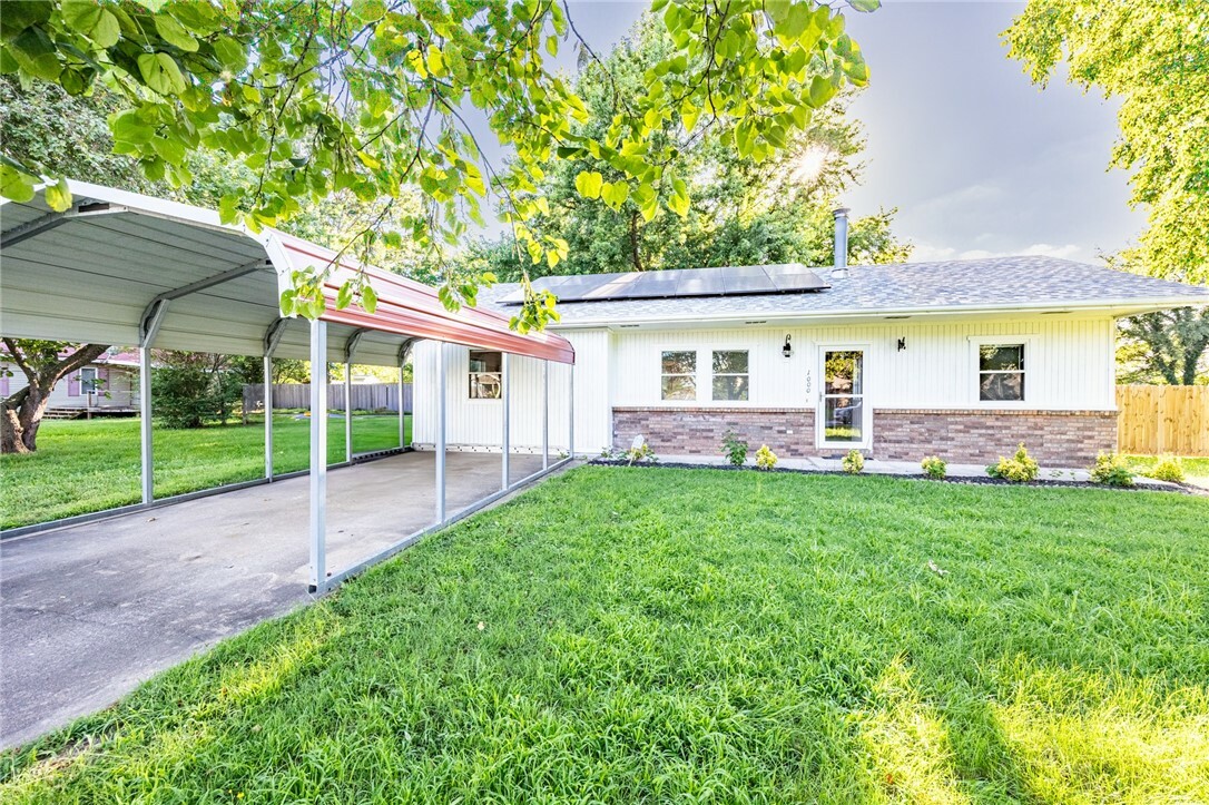 Property Photo: 1000 Tater Black Road AR 72712