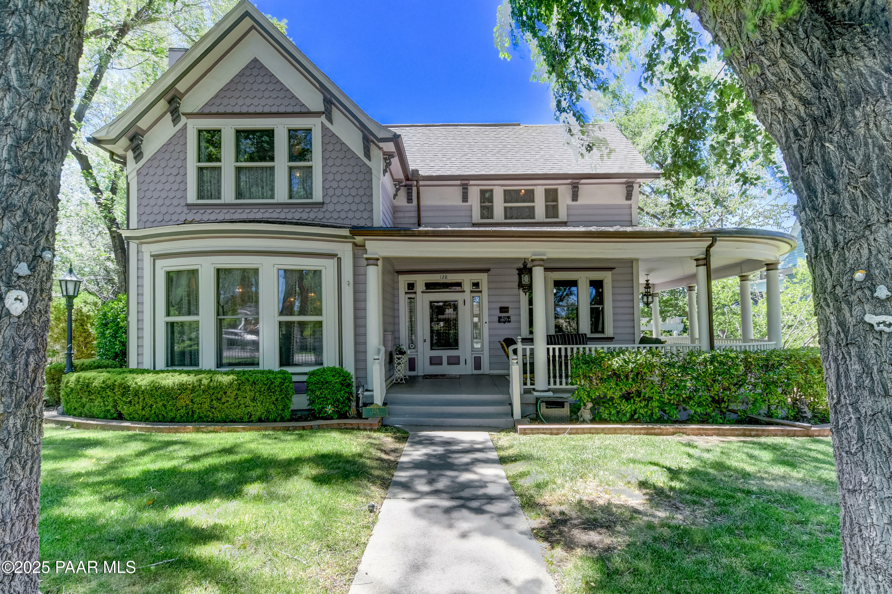 Property Photo: 128 S Mt Vernon Avenue AZ 86303