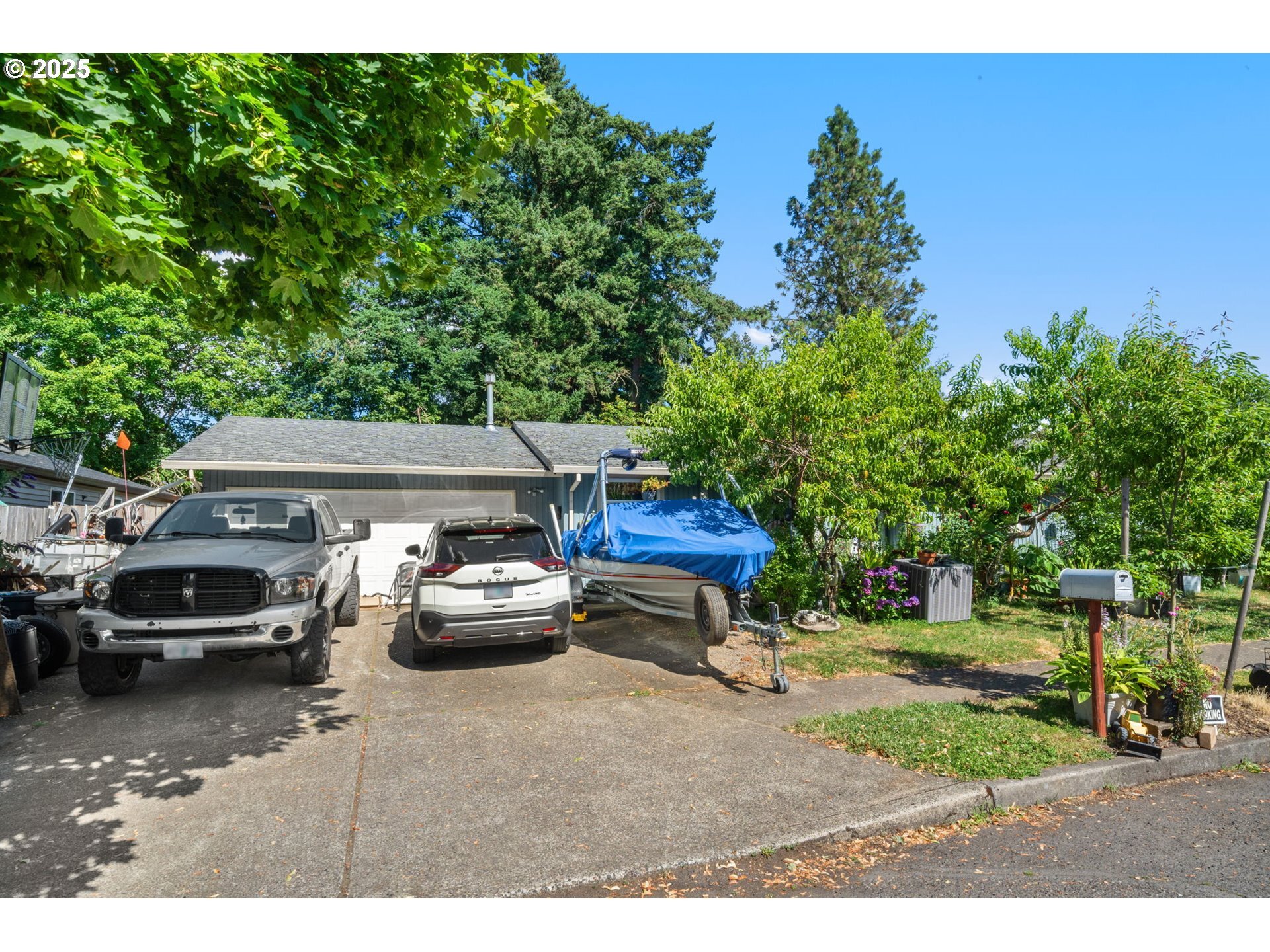 Property Photo: 3130 SE 161st Ave OR 97236