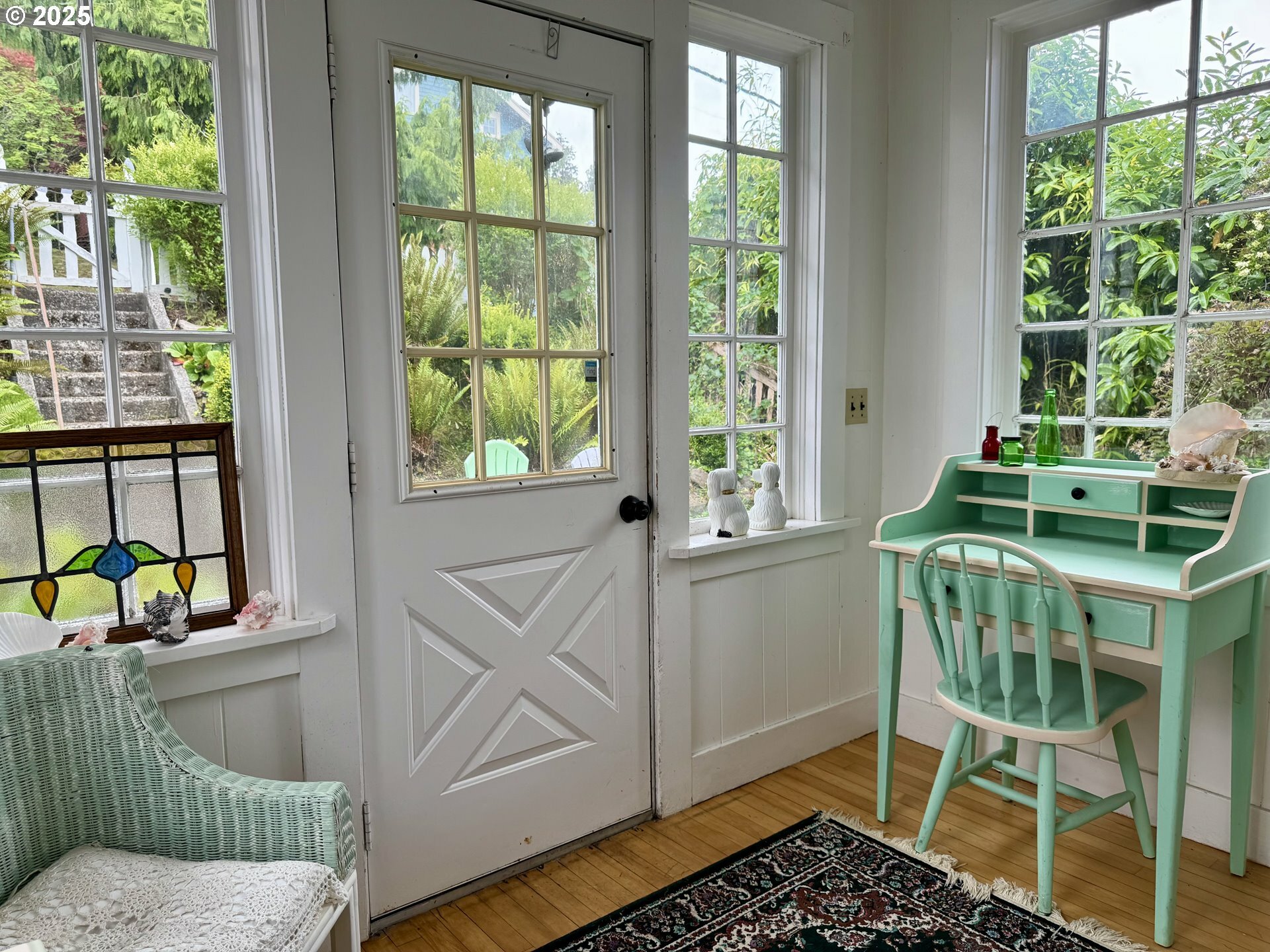 Property Photo: 210 W Exchange St OR 97103