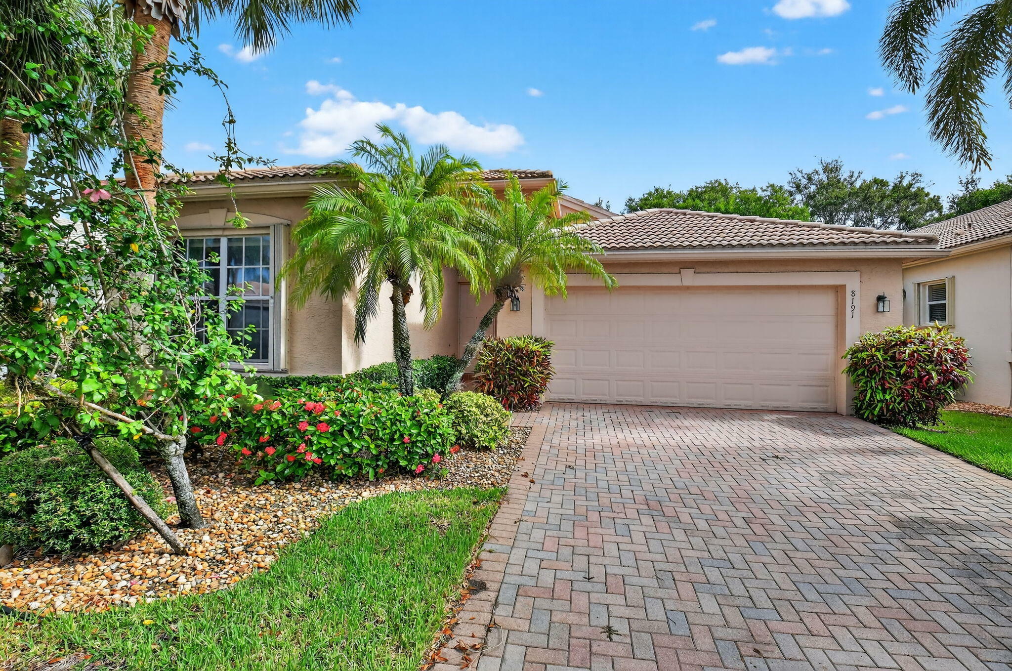 Property Photo: 8191 Playa Del Sur Boulevard FL 33467