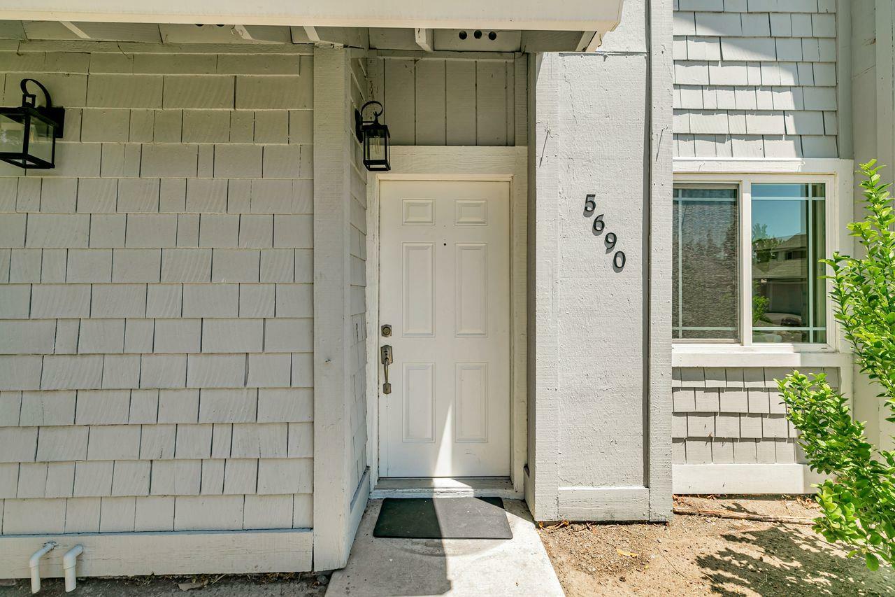 Property Photo:  5690 Saxony Court  CA 95123 