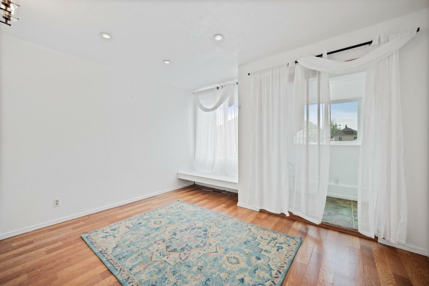 Property Photo: 441 West Macarthur Boulevard CA 94609