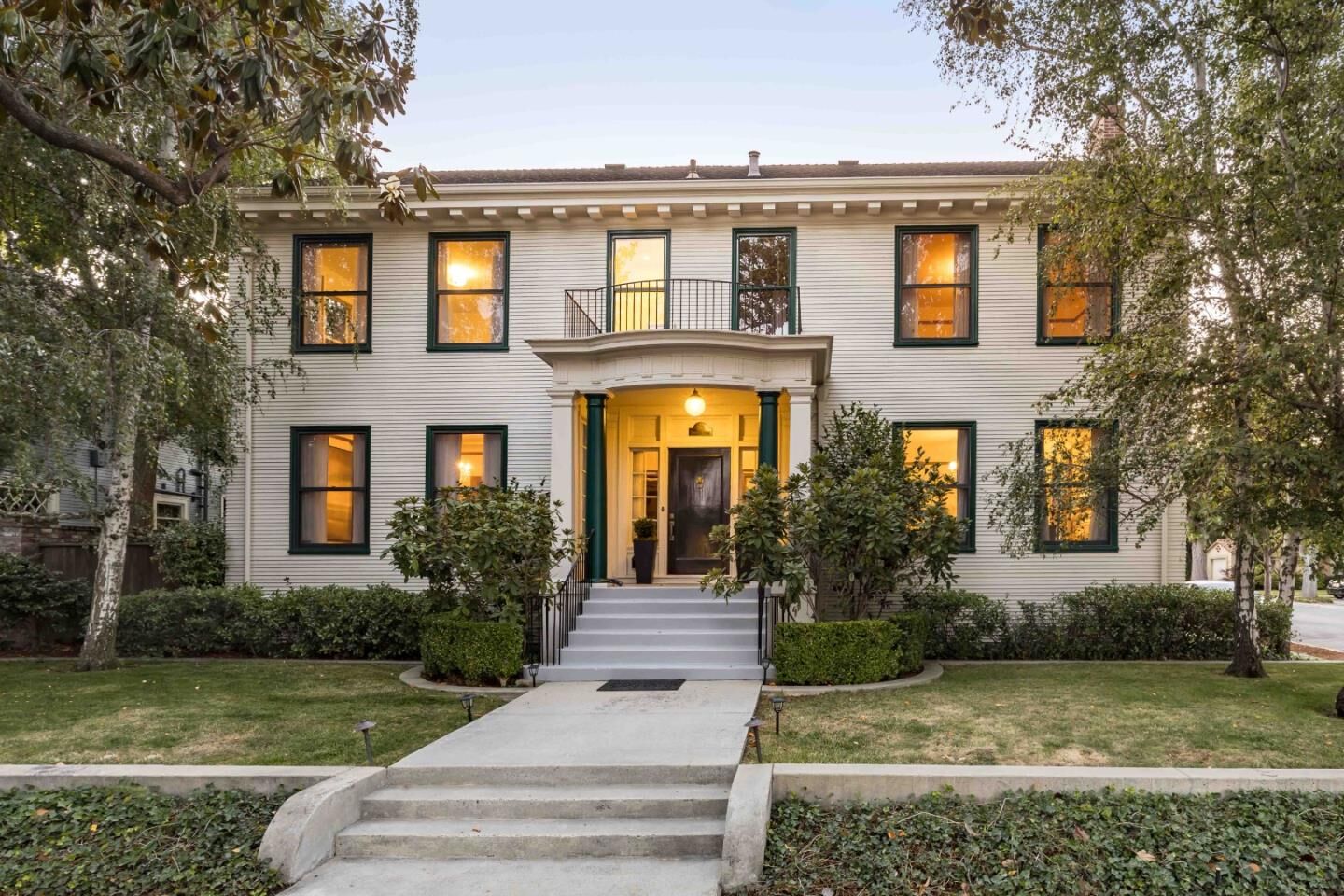 Property Photo: 789 University Avenue CA 94301