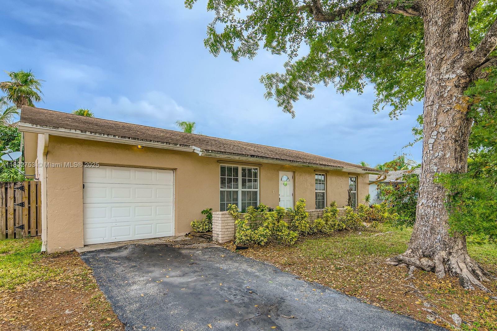 Property Photo: 11035 NW 27th St FL 33322