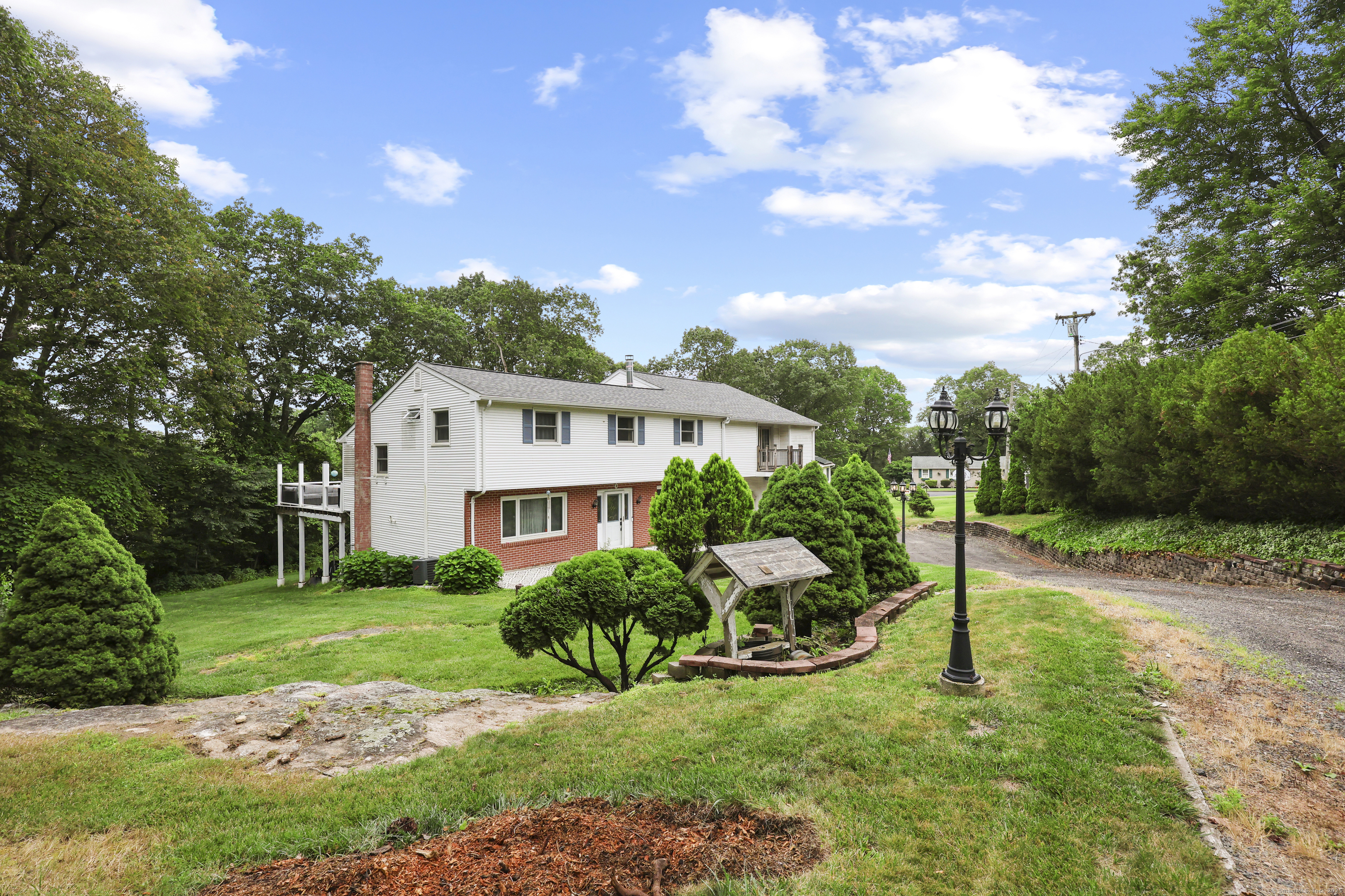 Property Photo:  9 Meadowbrook Lane  CT 06716 