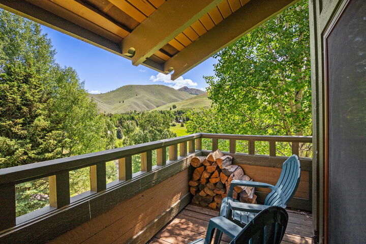 Property Photo:  569 Wildflower Condo Dr  ID 83353 