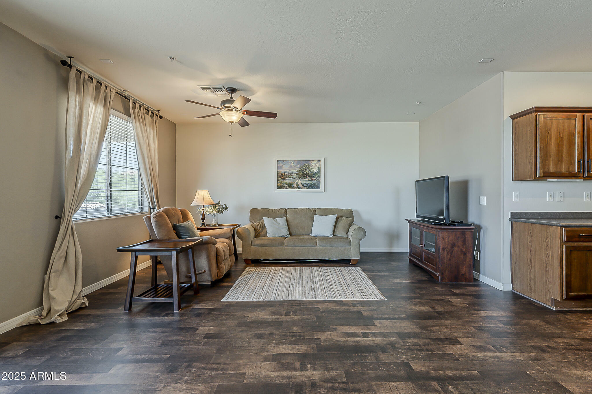 Property Photo: 2124 W Hunter Court 237 AZ 85085