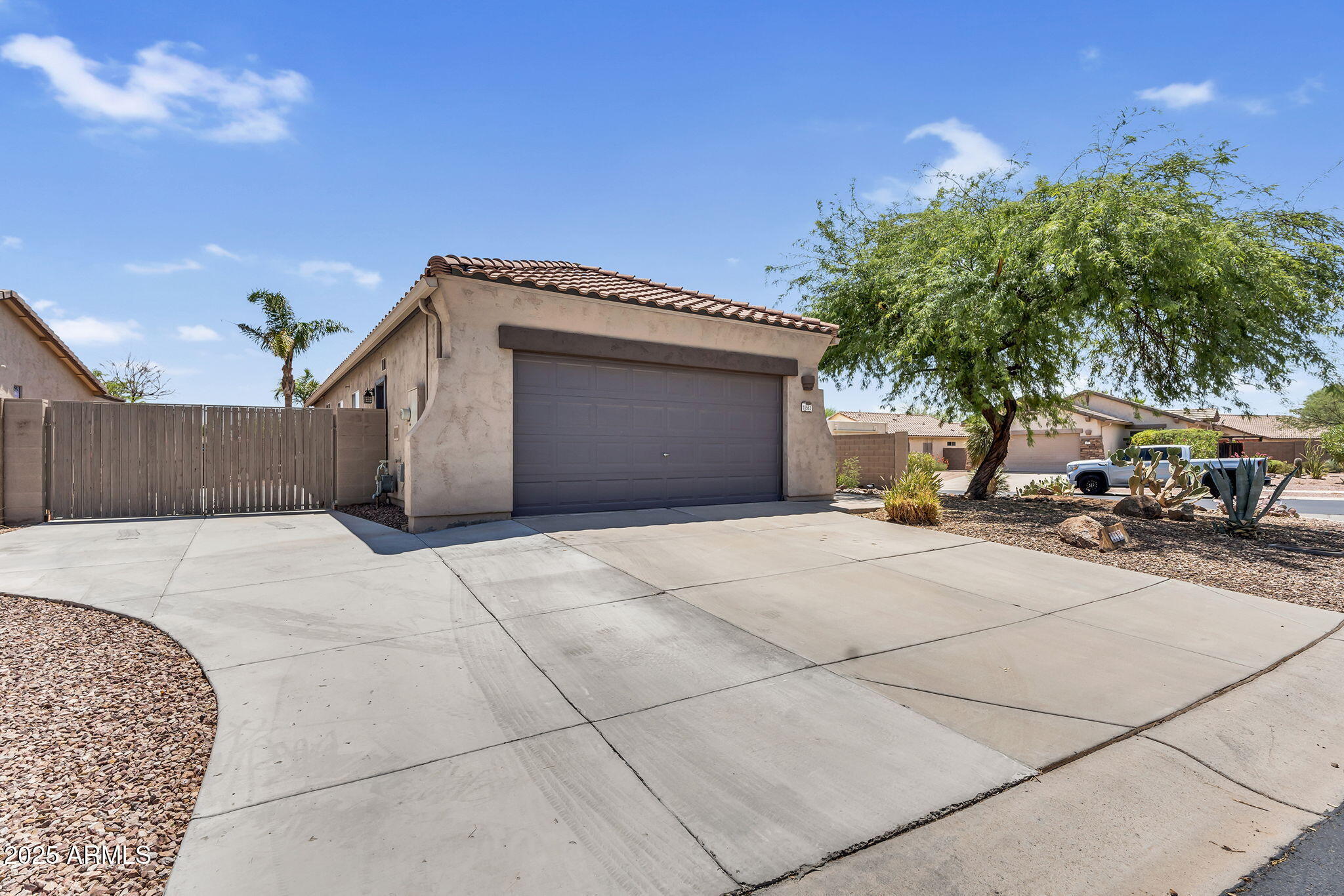 Property Photo: 10563 E Bluebird Mine Court AZ 85118