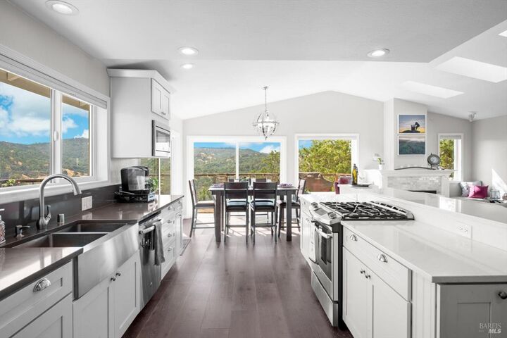 Property Photo:  76 Sunnyhill Lane  CA 94558 