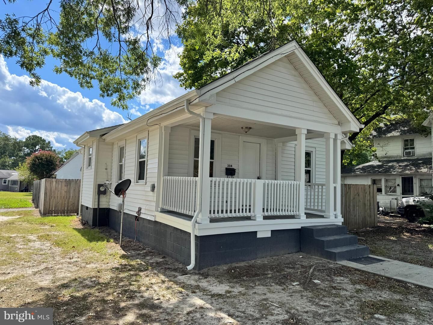 Property Photo:  304 E Lincoln Avenue  MD 21804 